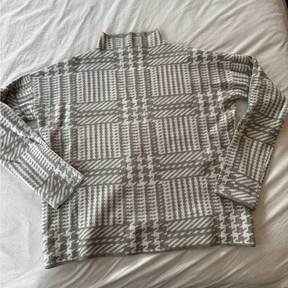 Soft houndstooth sweater